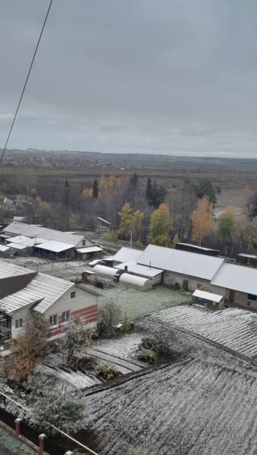 В Гремячинске и Красновишерске уже есть снежный покров

Пермяки рассказывают, что и в Перми замечен..