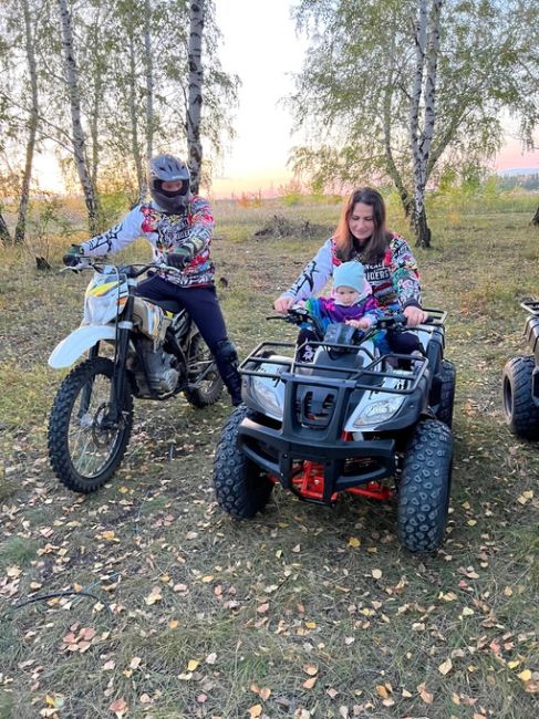 Покататься на спортивном мотоцикле в Омске можно даже без опыта.

В Мотоклубе Pitbike Омск отметили осень..