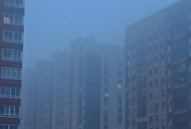 🌫 Плотный туман опускается на Москву. Юг столицы уже находится под «белой..