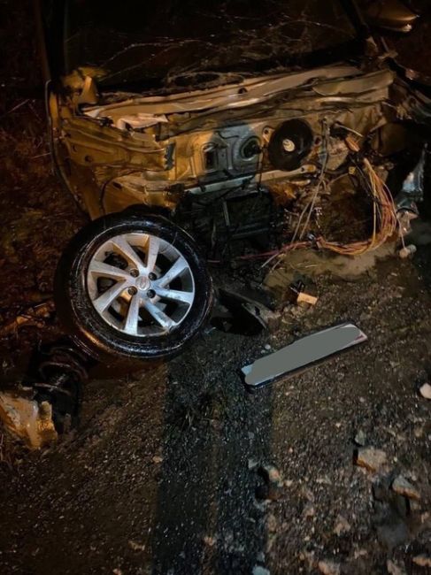 Страшная авария в районе деревни Беляйково.

Пьяный 23-летний парень на повороте протаранил встречный..