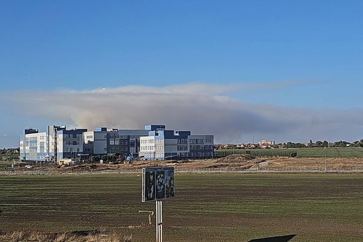 Под Таганрогом образовалось огромное облако дыма, напоминающее последствия взрыва.

По предварительной..