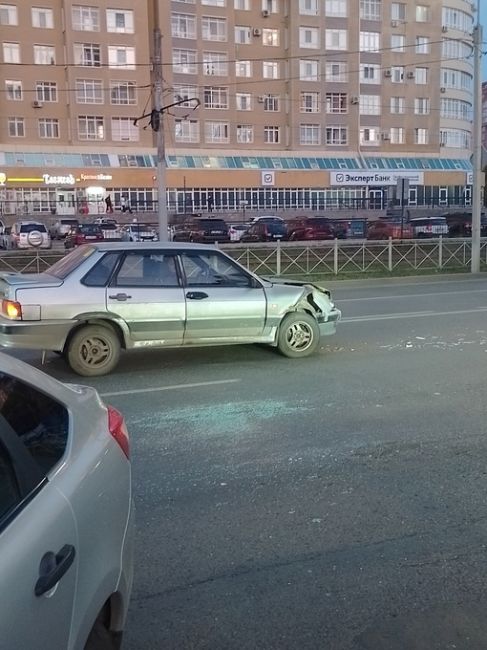 Доброго времени суток. Прошу вашей помощи, товарищи автомобилисты. Сегодня 12.10.2023 в районе 18:10 - 18:15 произошло..