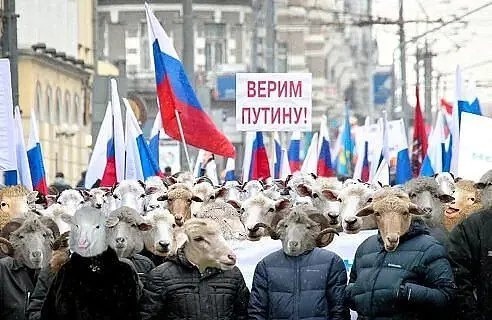 В Москве патриоты с трясущимися руками обнаружили украинскую диверсию в куртках, но сели в..