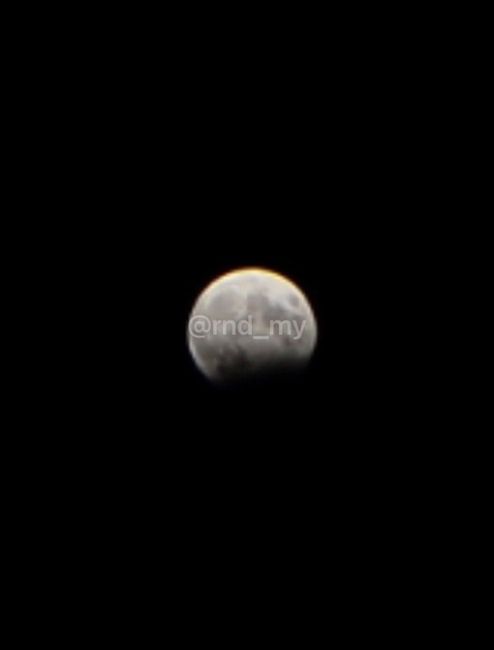 Сегодня ночью можно было наблюдать частное лунное затмение

Ростовчане,..
