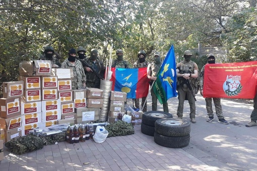 Очередной гуманитарный груз отправили из Нижегородской области волонтеры.

Собирали необходимые для бойцов..