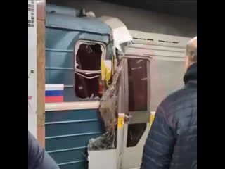 Два поезда столкнулись на станции метро «Печатники»

Дептранс сообщает, что состав, который следовал из депо..