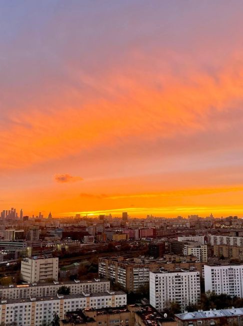 🌆 Какой сегодня шикарный закат в..