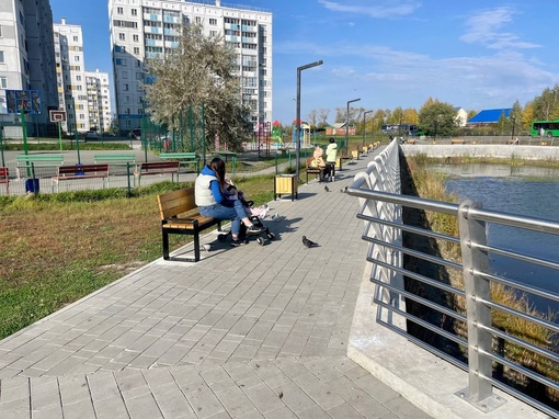 Любуемся новым сквером в посёлке Чурилово (мкр. «Яблоневый»). Вот так там благоустроили..