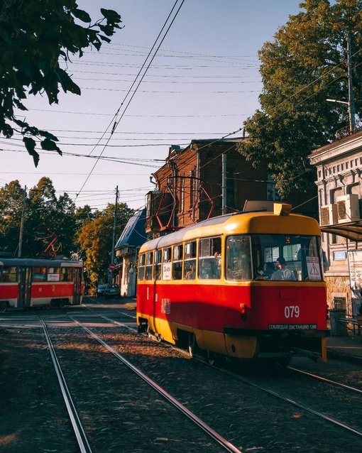 Пять минут осени на Горького ☀️ 

Фото..