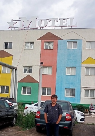 В сети предложили покрасить здания на Булаке в амстердамские цвета. Считают, что так будет повеселее. 
 
Как..