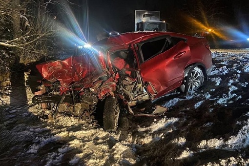 Массовая авария с погибшим водителем произошла на трассе «Кола» в Ленобласти 
 
На дороге столкнулись три..