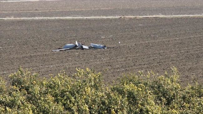 В Ростовской области в поле упал неизвестный БПЛА. 
 
Агрегат самолетного типа размером 2 на 2 метра в..