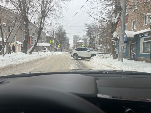 Интересная парковка от пермяка..