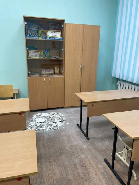 В омской школе на ученика рухнула штукатурка

Инцидент произошел во время урока в школе № 91. Ребенок получил..