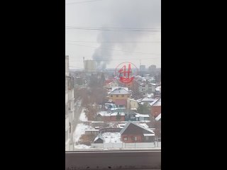 Жители заметили огромный столб дыма, поднявшийся до неба.

В Кировском районе Новосибирска 8 ноября..
