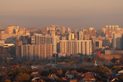 Золотистый закат накрыл..