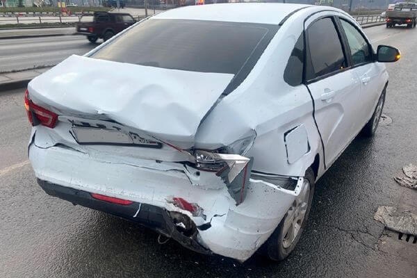 Девушка и женщина пострадали в столкновении двух легковушек в Самаре 

Авария произошла утром 14 ноября 2023..