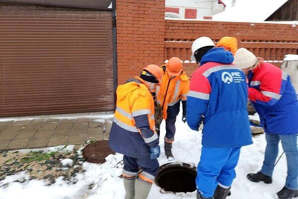 В Самаре жители частного дома на улице Малахитовой остались без воды и канализации из-за долгов 

Всего таких..