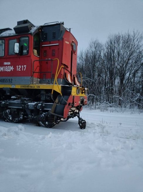 ⚡Два поезда столкнулись лоб в лоб в Ульяновской области. 
 
Столкновение произошло в районе 962 километра..