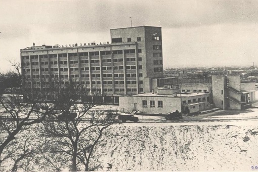 г.Горький 1965 год💙
Гостиница «Нижегородская» (Вид с обратной..