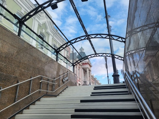 На Любинском проспекте в Омске перестал работать музыкальный переход

«Играющую» лестницу в центре города..