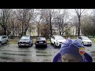 В Москве мужчина ограбил бабушку, но сжалился и вернул ей 200 рублей

Происшествие произошло на Олонецкой..