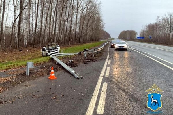 На дороге «Самара — Бугуруслан» опрокинулась иномарка, пострадала женщина 

ДТП произошло утром 13 ноября..