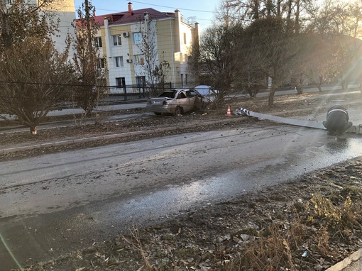 Пьяный омич на иномарке снес столб, который упал на коляску с ребенком

Сегодня, 9 ноября, в Омске на улице..