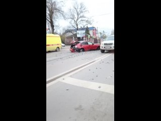 Видео ДТП на Текучева. БМВ прямо взлетело и прокрутилось в воздухе..