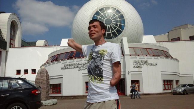 В Уфе ополченец из ДНР рассказал, как изменилась его жизнь после потери рук и зрения

Александр Филяев..