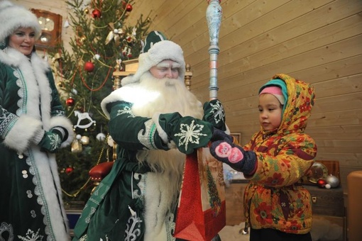 🎅🎄Резиденция Деда Мороза в Уфе откроет двери 24 декабря

Резиденцию Деда Мороза в этом году разместят в..
