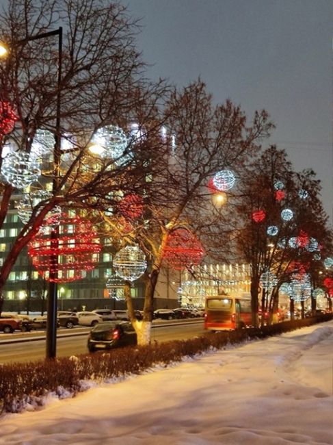 Новогодняя атмосфера на улицах Перми.

Фото: Надежда..