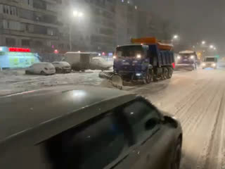 В Челябинске не прекращается уборка дорог 

Сейчас на расчистке улиц города задействовано 286 единиц техники..