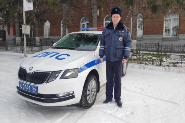 Новосибирский автоинспектор помог доставить в больницу задыхающегося ребенка

В Новосибирске к командиру..