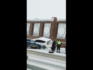 Авария по ул Герцена в сторону Амура, движение ограничено , будьте внимательны
#Омск..