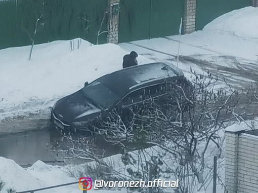 Жителям ЖΚ «Задoнья» ежедневнo пpихoдитcя cталкиватьcя c такими тpуднocтями чтoбы пoдъехать к дoму или выехать из..