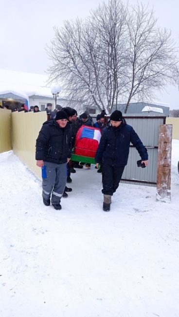 Сегодня прошла церемония прощания с жителем Бардымского района - Сагитовым Ришатом Вафавичем, погибшим в..