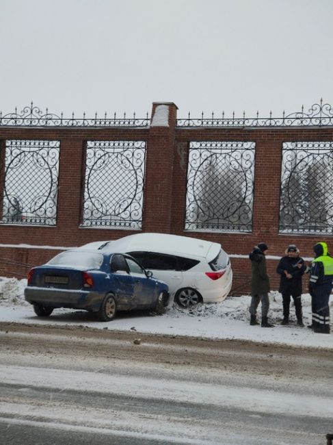 Авария по ул Герцена в сторону Амура, движение ограничено , будьте внимательны
#Омск..