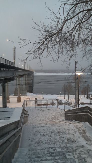 Кусочек набережной, кусочек моста... Любимая Пермь..