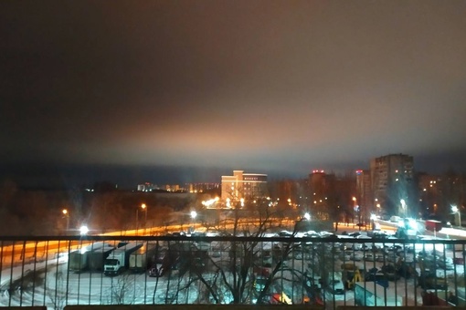 Полярное сияние вновь раскрасило небо над Воронежской областью
2 декабря 2023, час ночи. Вид с Северного моста...