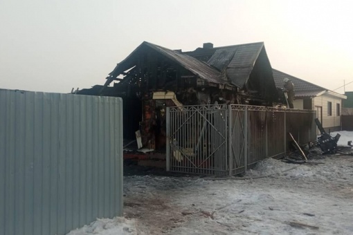 Страшный пожар под Омском с погибшими детьми начался из-за гирлянды на елке

В понедельник, 25 декабря 2023 года,..