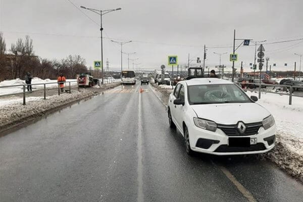 В Самаре водитель иномарки сбил девочку-подростка 

ДТП произошло 20 декабря в 12:15 на 18 км дублера Московского..