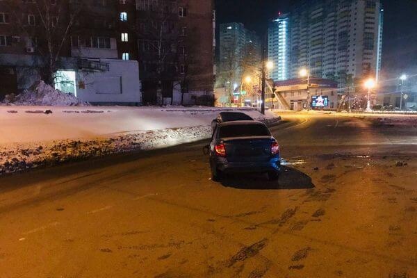 В Самаре «Гранта» врезалась в бордюр и перевернулась 

ДТП произошло ночью 9 декабря 2023 года. 
 
Как сообщает..