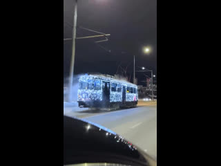Горожане замечают новогодние трамваи 🚋🎄! ..