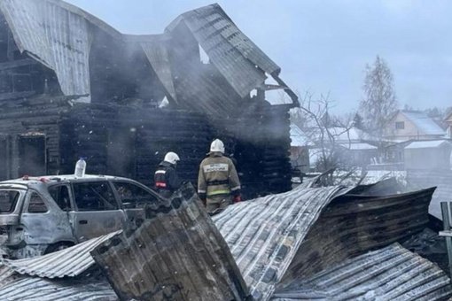 На помощь тарскому священнику-погорельцу за месяц собрали 1,4 млн рублей

Беда в семье тарского священника..