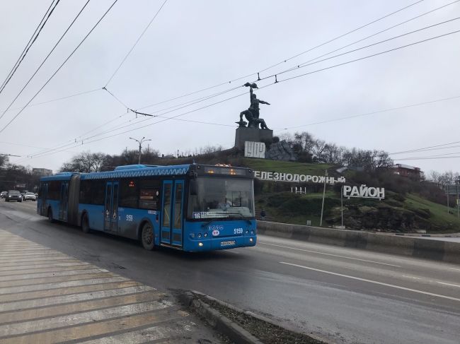 Ростовчане заметили автобус-гармошку на маршруте №71, которая развозит горожан от Центрального рынка до..