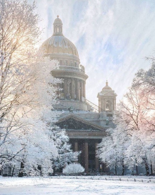 Доброе утро, Питер💙

Отличных вам выходных..