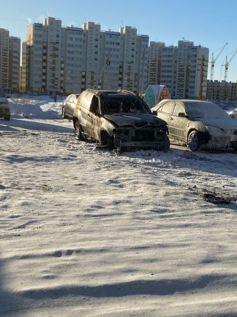 Во дворе Амура-2 во время отогрева загорелся автомобиль BMW

Сегодня, 12 декабря, жители нового микрорайона..