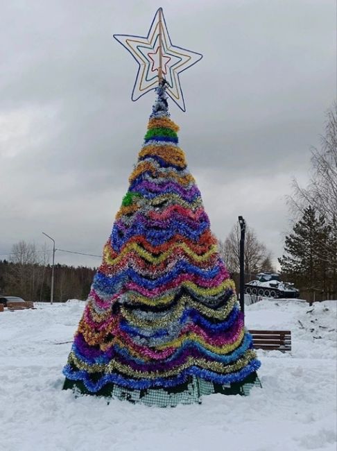 Новогодняя елочка в поселке Марково..