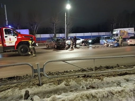 От подписчиков

Жесткое ДТП у остановки «стадион Авангард». 
Предположительно Ниссан на большой скорости..